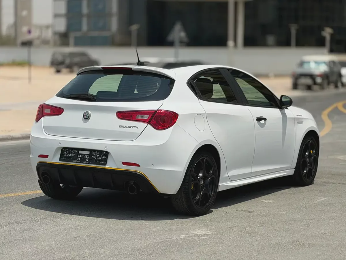 2021 Alfa Romeo Giulietta | GCC Specs | Pristine Condition-16-16