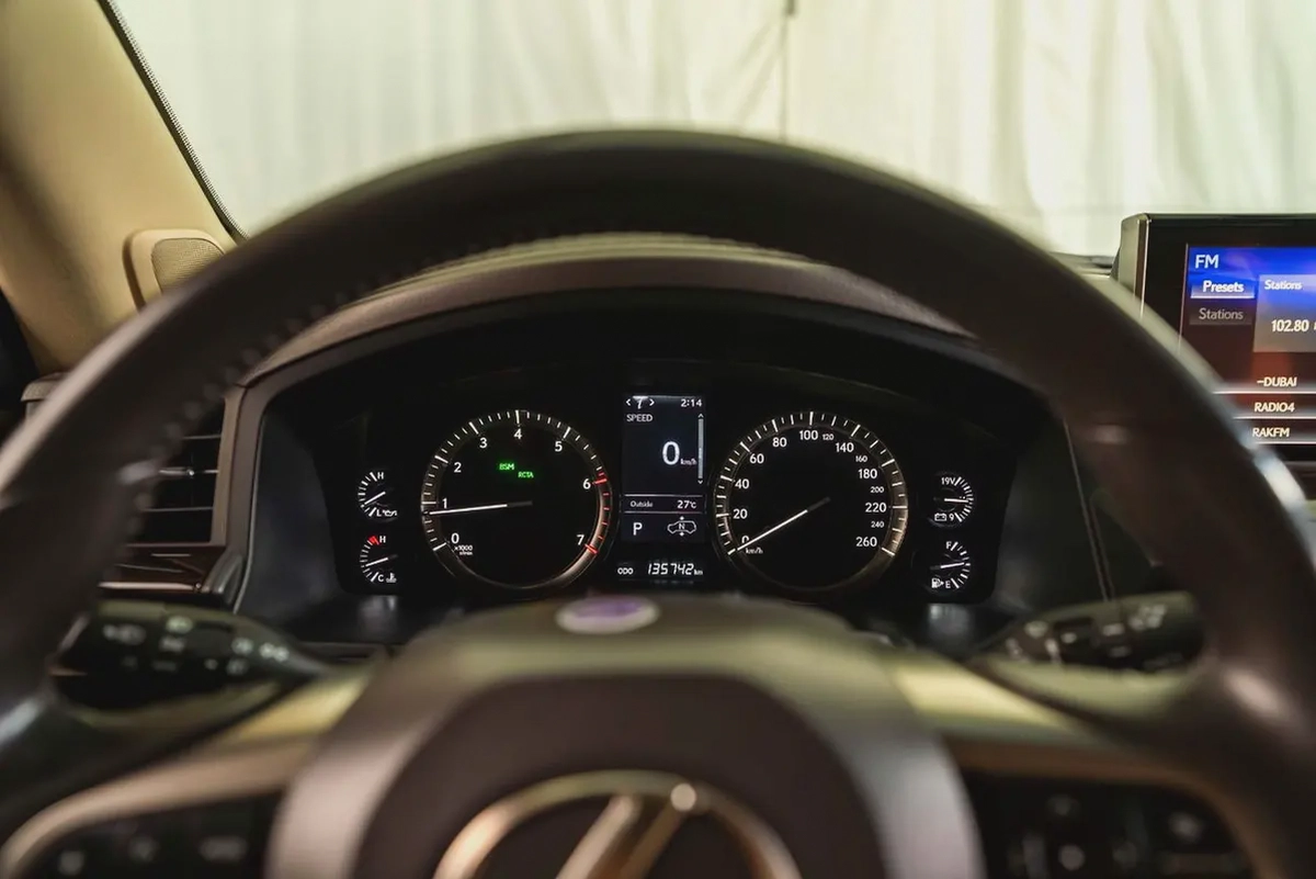 Lexus LX570-GCC-1 Owner-7 Seats-Al Futtaim Full Service History-Pearl Black Exterior Color-11-11