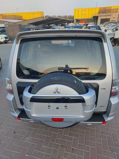 Mitsubishi Pajero GLS 2013 - GCC Specs - Well Maintained-7