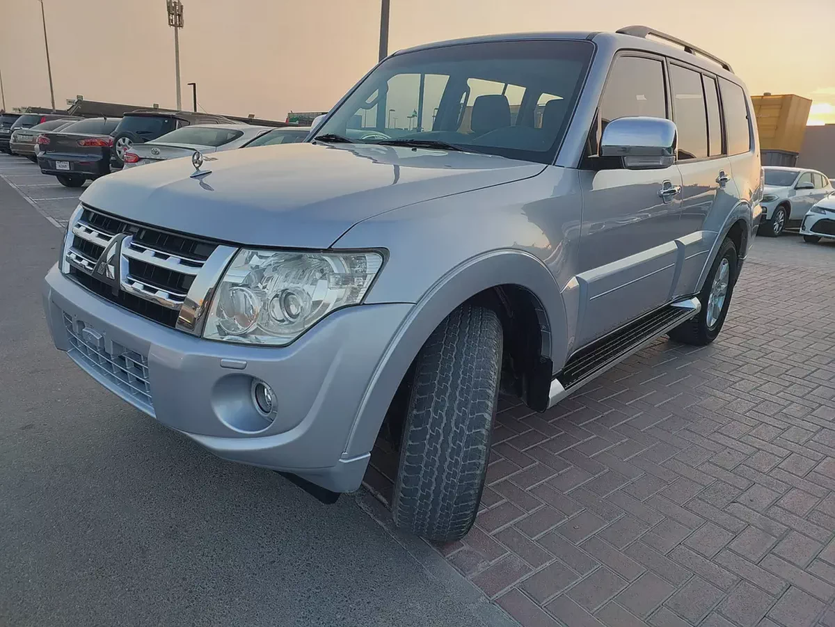 Mitsubishi Pajero GLS 2013 - GCC Specs - Well Maintained-13-13