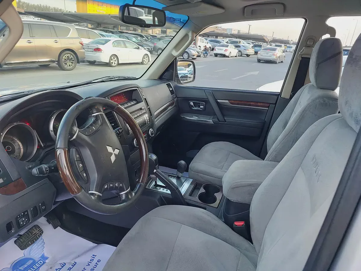 Mitsubishi Pajero GLS 2013 - GCC Specs - Well Maintained-16-16