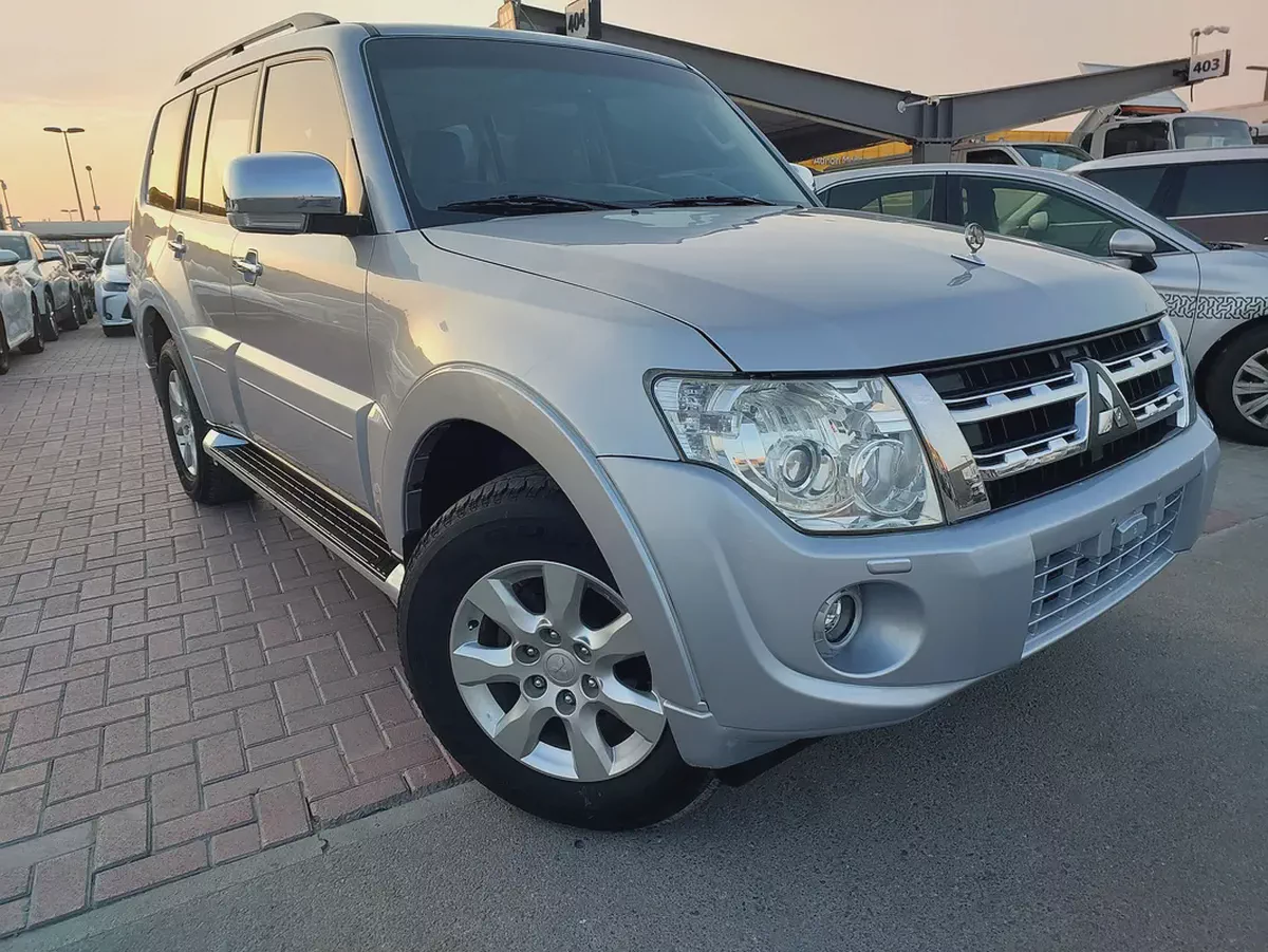 Mitsubishi Pajero GLS 2013 - GCC Specs - Well Maintained