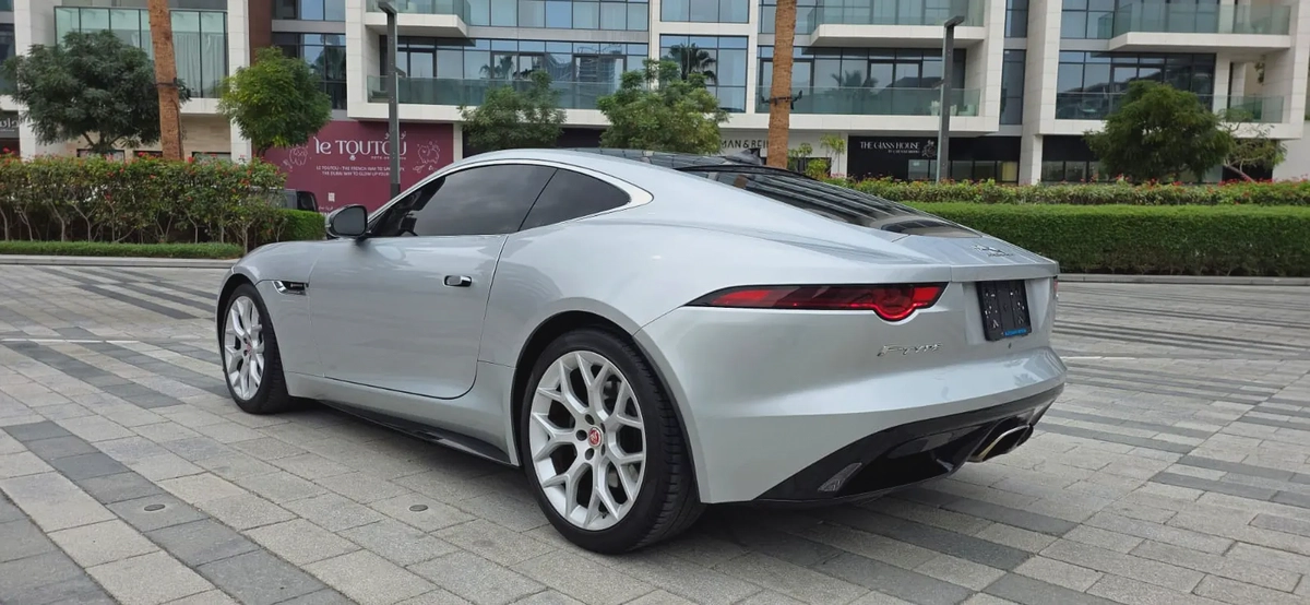 2019 Jaguar F Type  R Dynamic-Full option-Excellent Condition-Full Service History-5-5