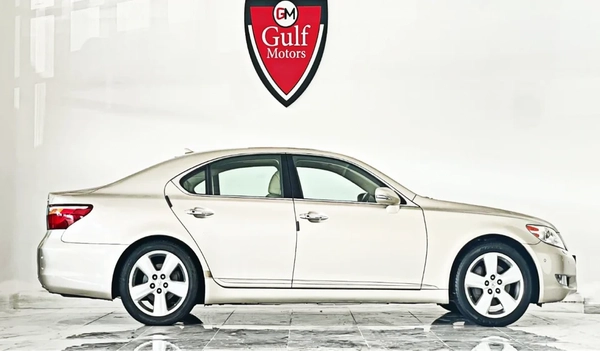 Lexus LS460 V8 4.6L-8CYL FULL OPTION-EXCELLENT CONDITION-ACCIDENT FREE - AED 39,000