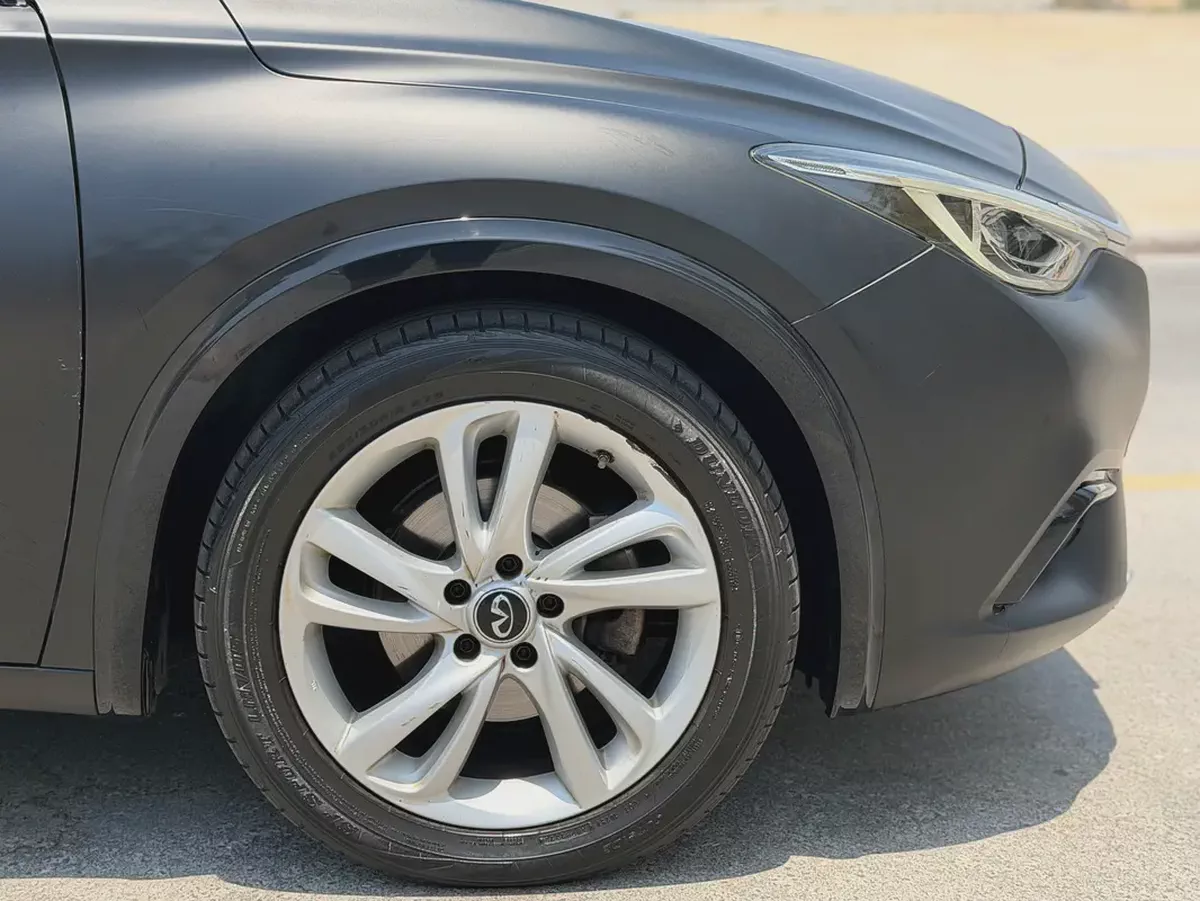 2017 Infiniti Q30 Premium | GCC Specs-3-3