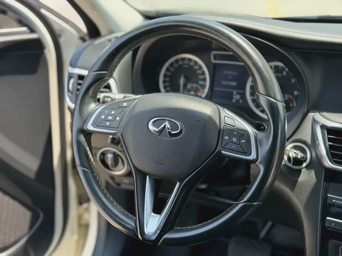 2017 Infiniti Q30 Premium | GCC Specs-5-5