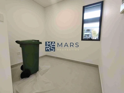 "Stunning 4-Bedroom Middle Unit Townhouse in Masaar – For rent-13
