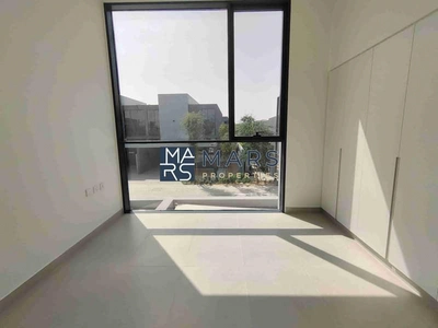 "Stunning 4-Bedroom Middle Unit Townhouse in Masaar – For rent-18