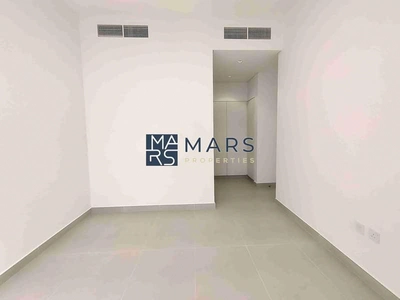 "Stunning 4-Bedroom Middle Unit Townhouse in Masaar – For rent-24
