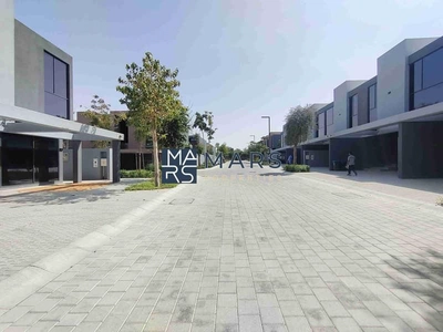 "Stunning 4-Bedroom Middle Unit Townhouse in Masaar – For rent-3