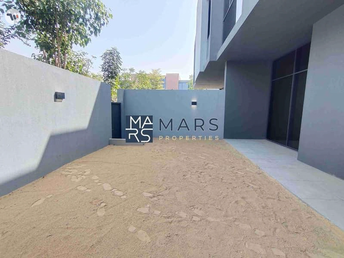 "Stunning 4-Bedroom Middle Unit Townhouse in Masaar – For rent-19-19