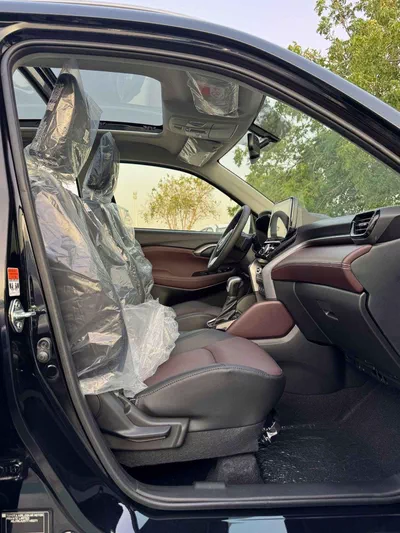 Toyota Urban Cruiser GLX NEODRIVE / 1.5L PETROL V4 / RADAR / PANORAMIC ROOF / 360*CAMERA (CODE # UB3)-10