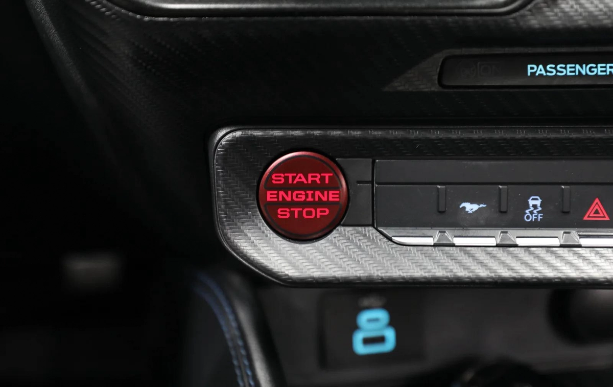 Mustang | Dark Horse | V8 5.0L | Low KMs | Under Warranty Till 2027-14-14