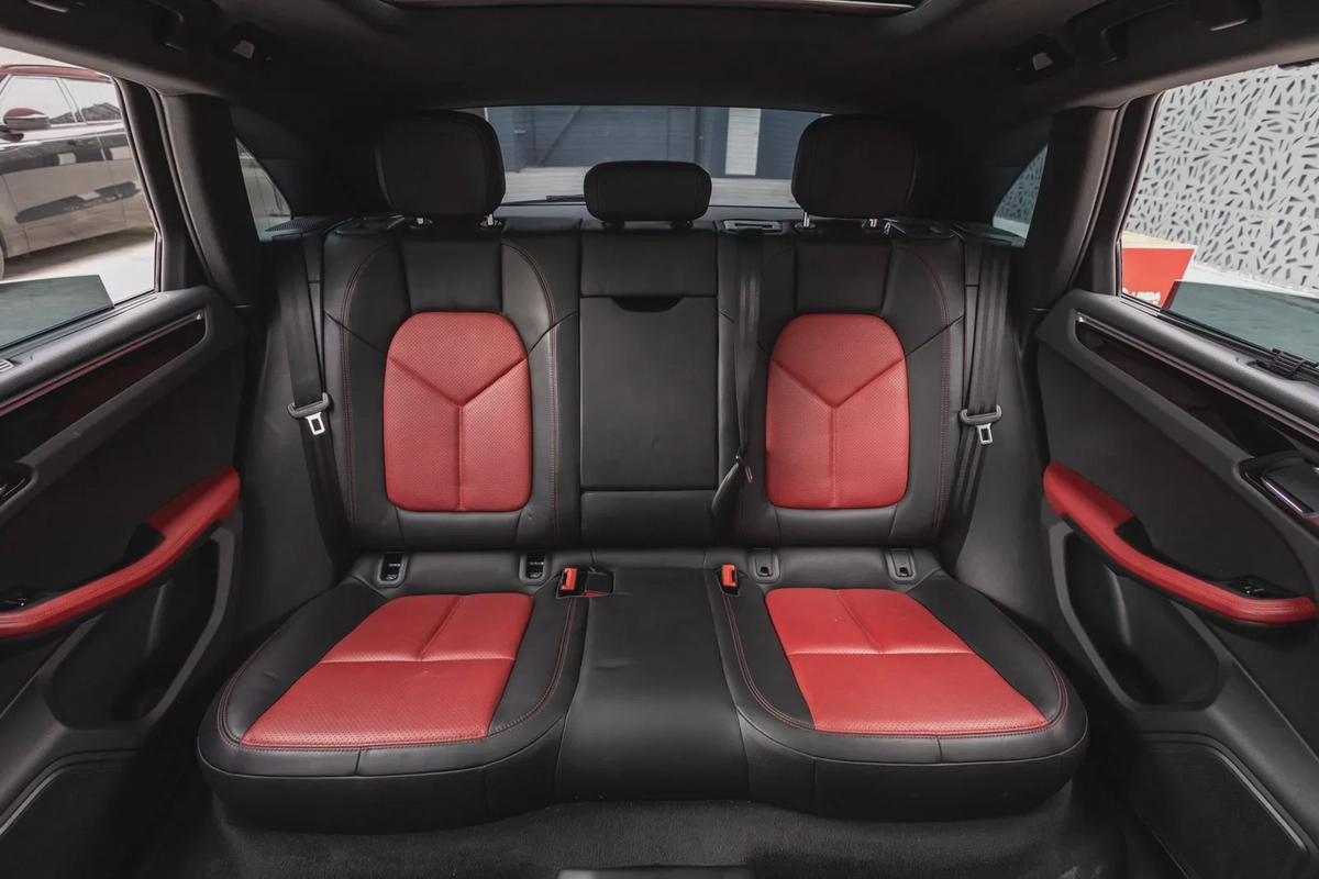 Porsche Macan 2021-14-14