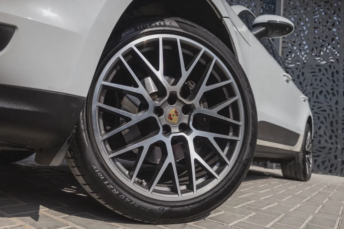 Porsche Macan 2021-2-2
