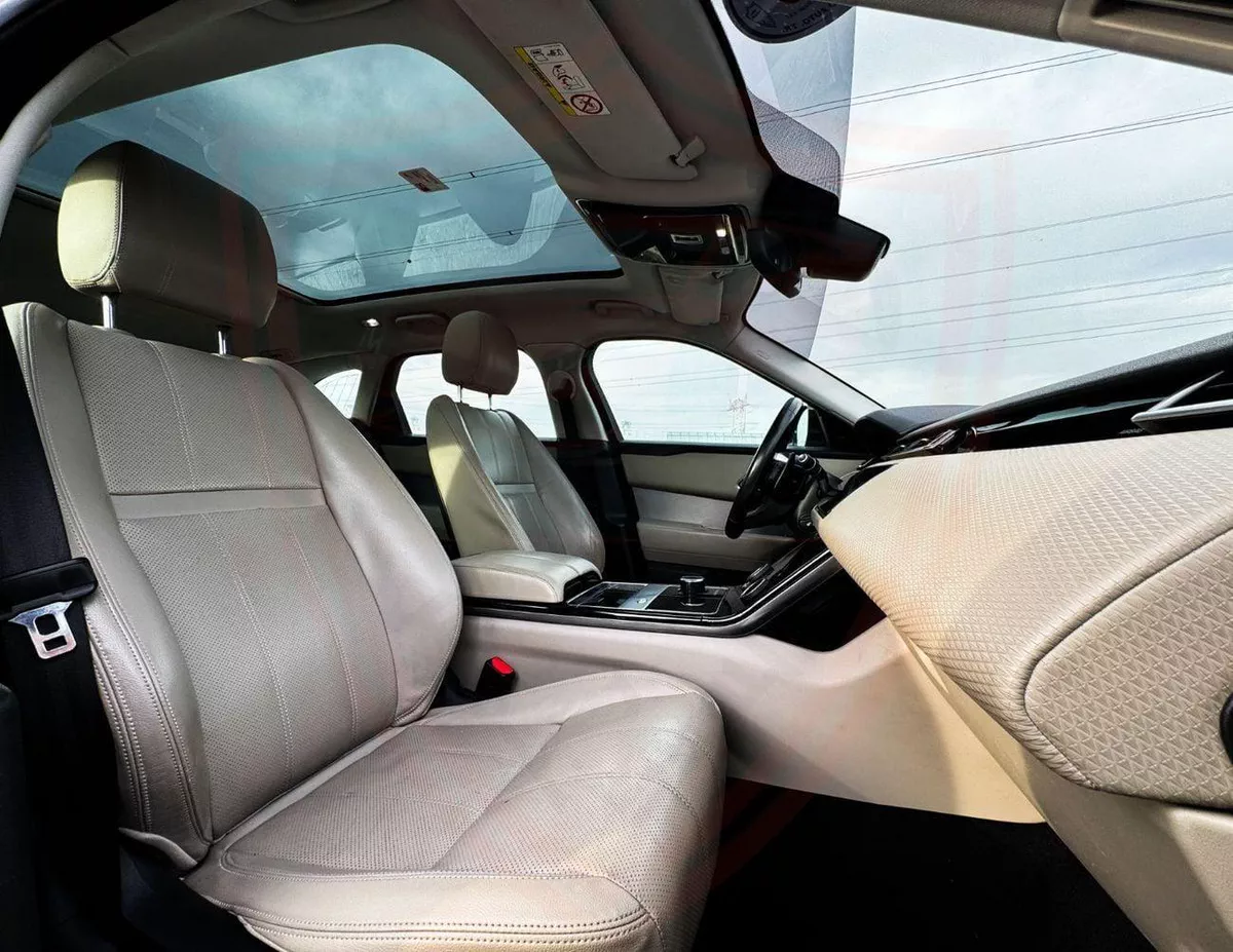 Land Rover Range Rover Velar S Range Rover Velar | 2.0 L | 2019 | GCC | Accident-Free | In Excellent Condition | 1380 P-10-0