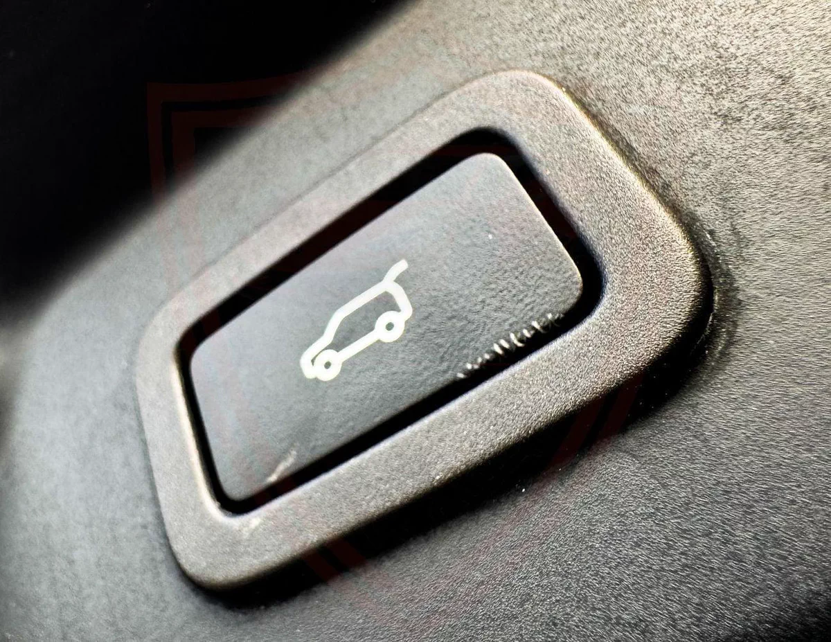 Land Rover Range Rover Velar S Range Rover Velar | 2.0 L | 2019 | GCC | Accident-Free | In Excellent Condition | 1380 P-22-0