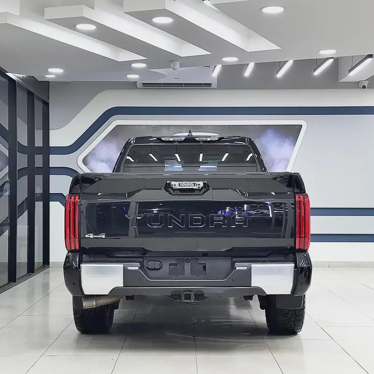 2023 Toyota Tundra Limited-4-4
