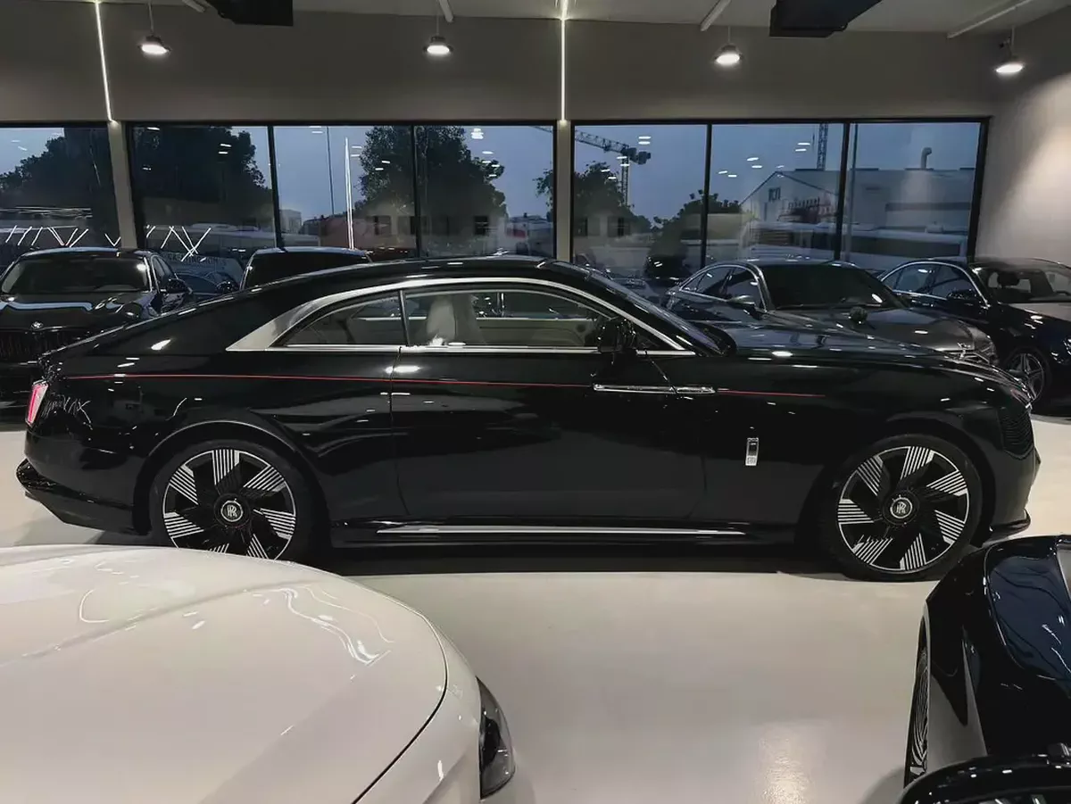 Rolls-Royce Spectre | 2024 | GCC I under agency warranty I Ultra Luxury Electric Coupe-6-6