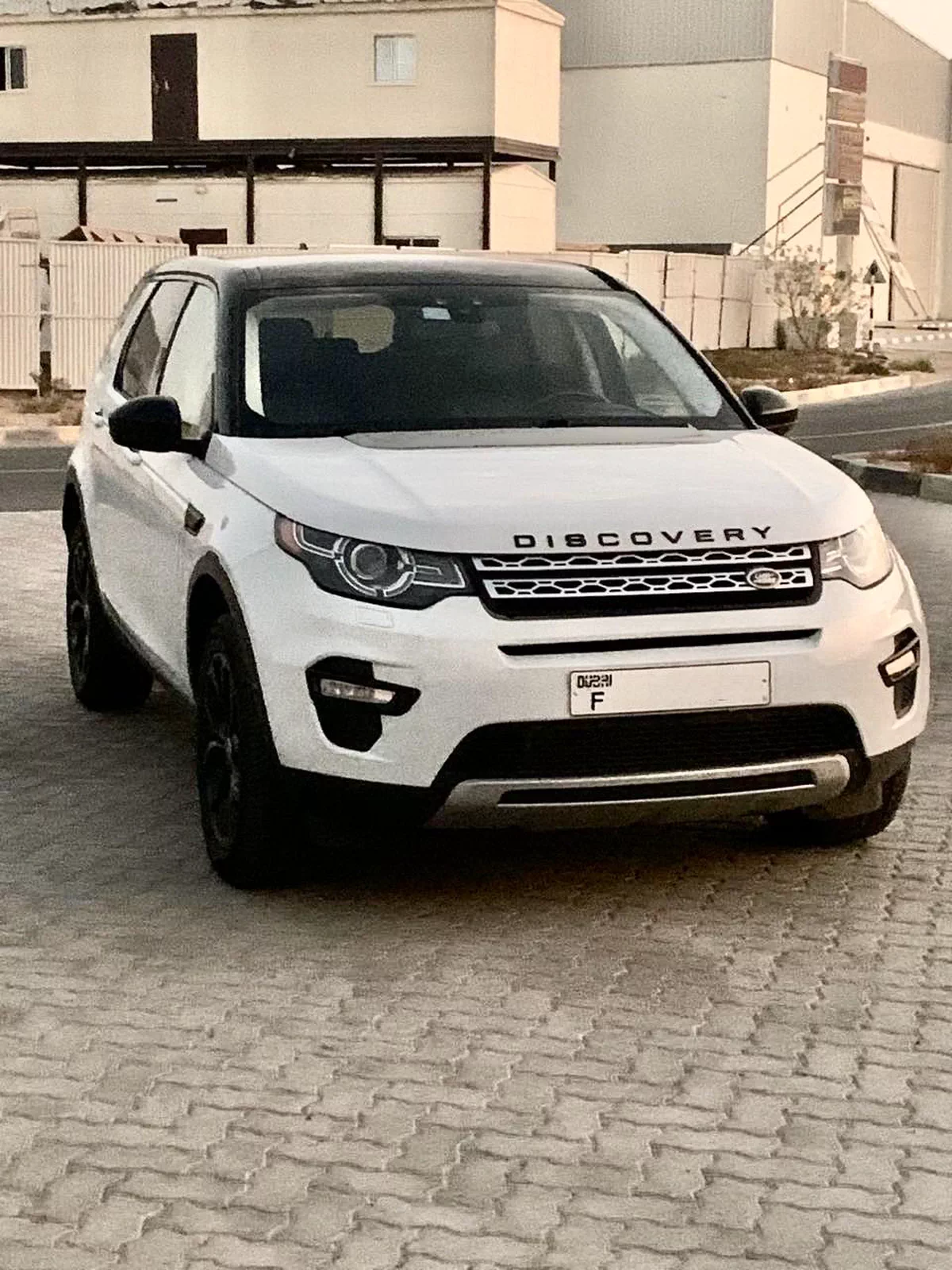 2,644 P.M | Discovery Sport