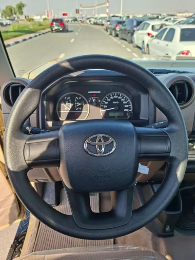 Toyota Land Cruiser Pick Up-5