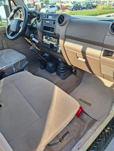 Toyota Land Cruiser Pick Up-6