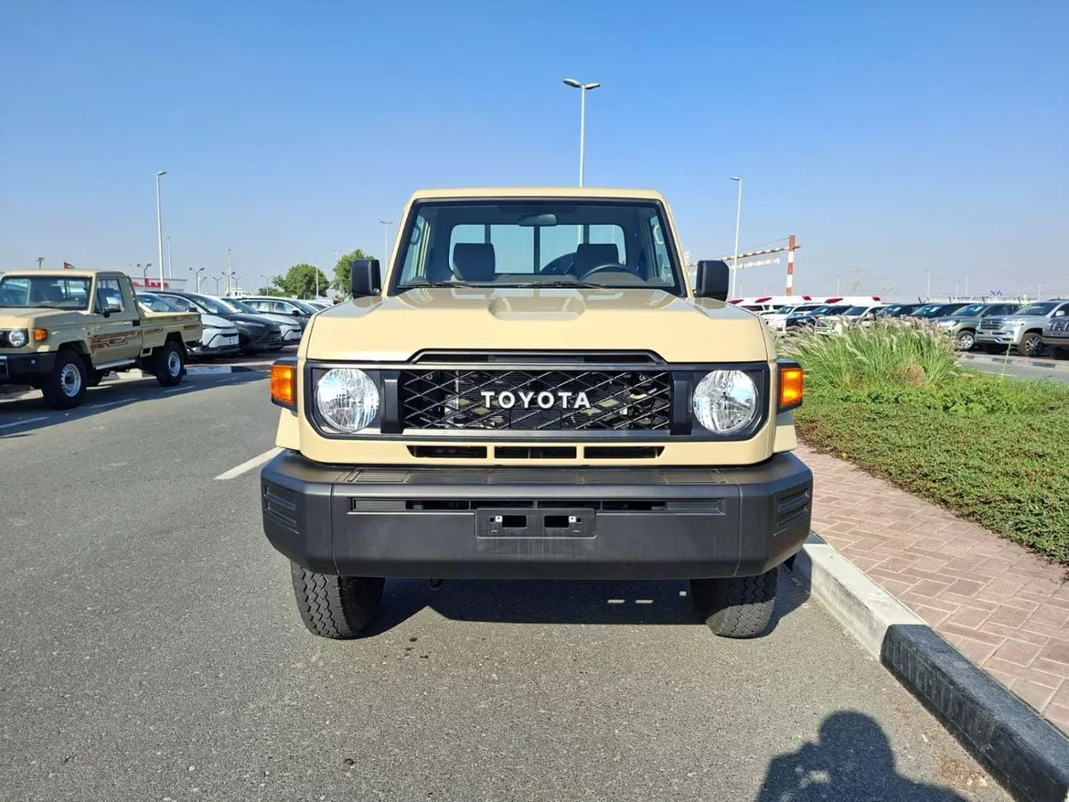 Toyota Land Cruiser Pick Up-1-0