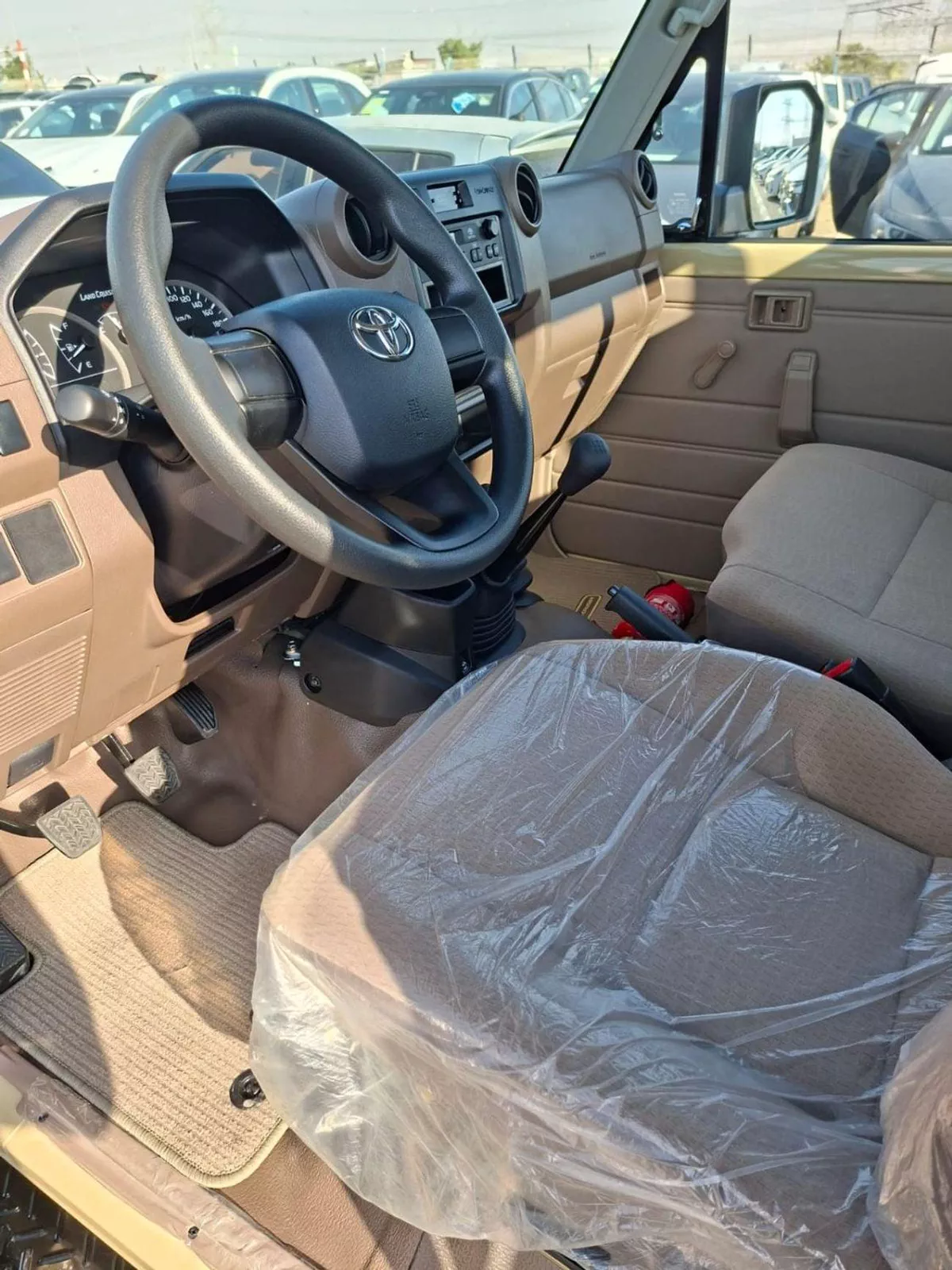 Toyota Land Cruiser Pick Up-2-0