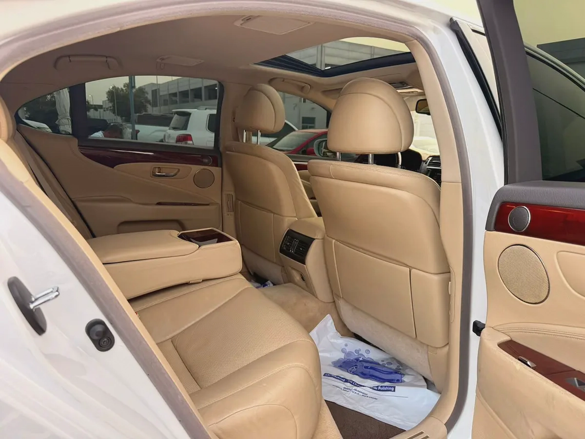 Lexus LS 460 Premier 2007 | American Specs | Well Maintained-10-10