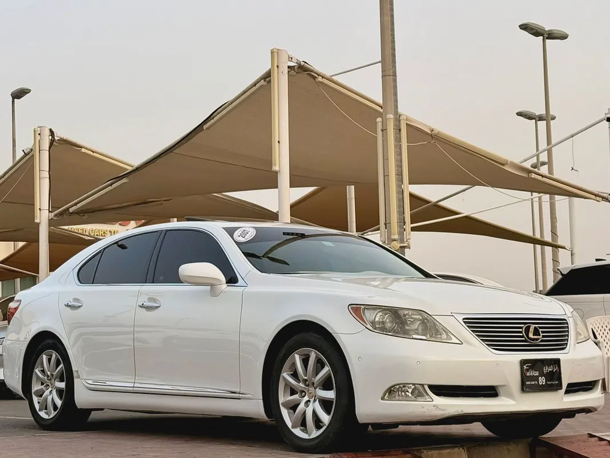 Lexus LS 460 Premier 2007 | American Specs | Well Maintained-2-2