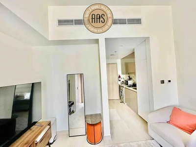 Fully furnished studio •• chiller free •• pool view •• luxurious furniture-8