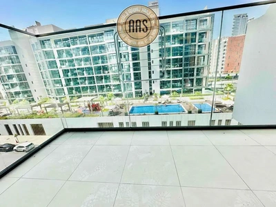 Fully furnished studio •• chiller free •• pool view •• luxurious furniture-9
