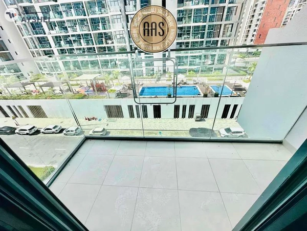Fully furnished studio •• chiller free •• pool view •• luxurious furniture