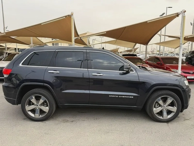 Jeep Grand Cherokee Limited 2015 - GCC Specs - Excellent Condition-2