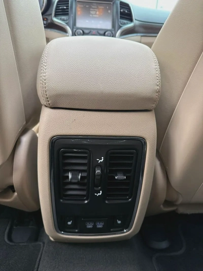 Jeep Grand Cherokee Limited 2015 - GCC Specs - Excellent Condition-4