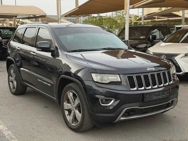 Jeep Grand Cherokee Limited 2015 - GCC Specs - Excellent Condition