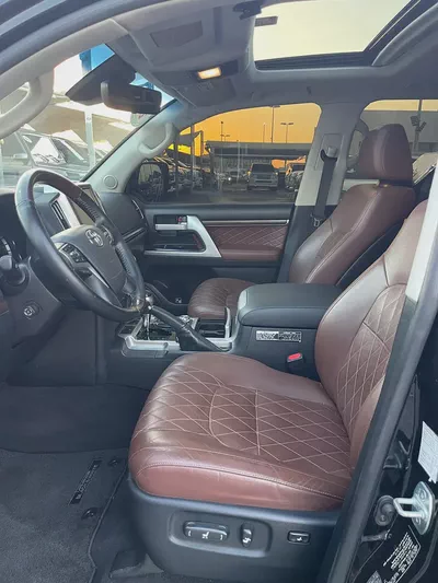 تويوتا لاند كلوزر 57Toyota Land Cruiser VXR Grand Touring 2018 | GCC Specs | Pristine Condition-10