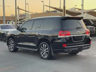 تويوتا لاند كلوزر 57Toyota Land Cruiser VXR Grand Touring 2018 | GCC Specs | Pristine Condition-3
