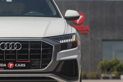Audi Q8 2023-4