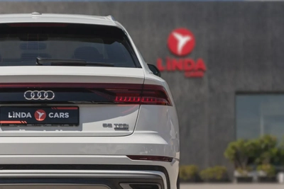 Audi Q8 2023-5