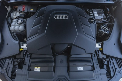 Audi Q8 2023-7