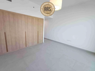 Spacious and luxurious 3BHK apartment near to Metro station-12