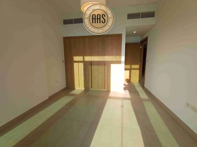 Spacious and luxurious 3BHK apartment near to Metro station-18