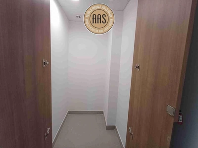 Spacious and luxurious 3BHK apartment near to Metro station-7