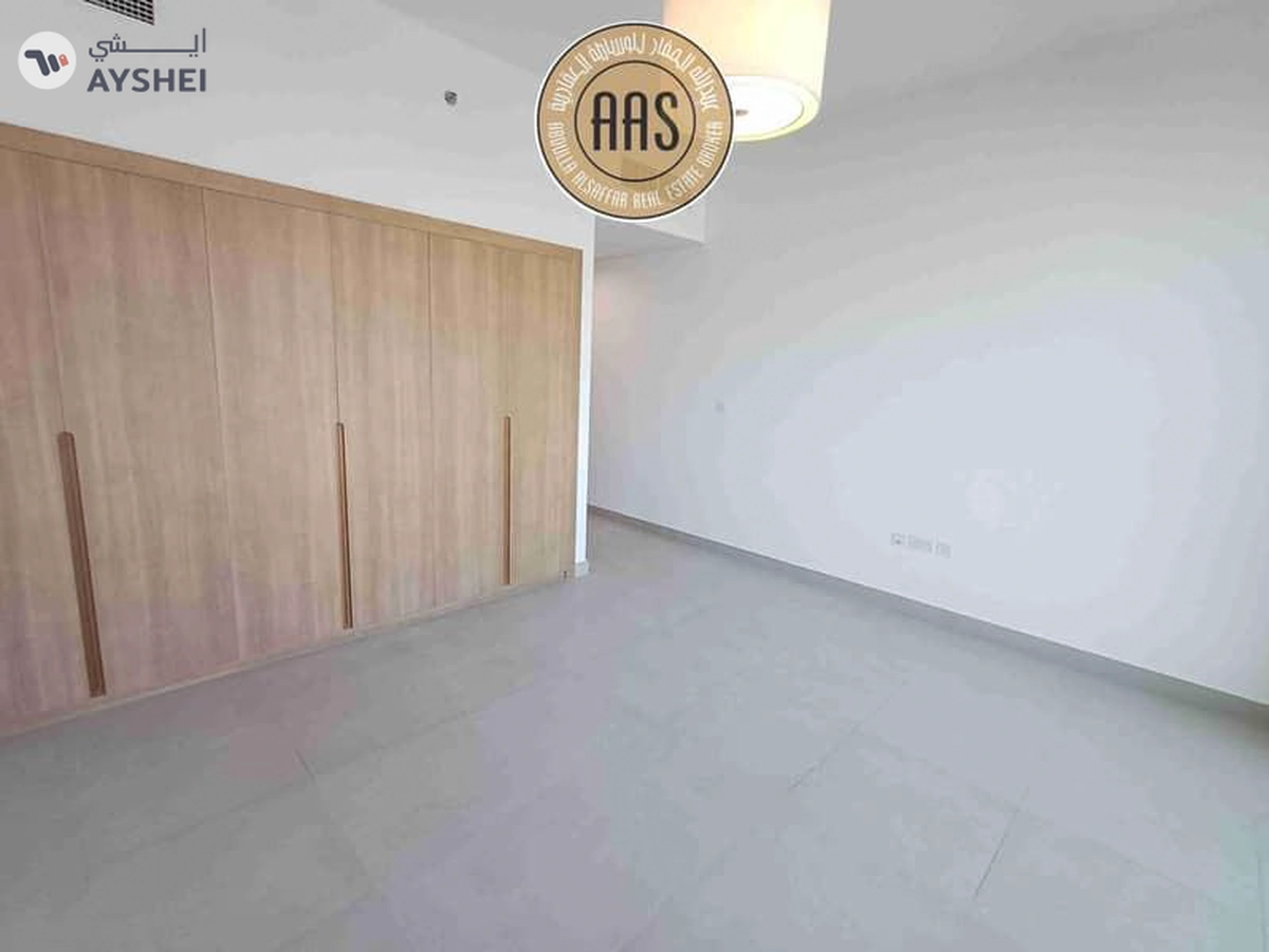 Spacious and luxurious 3BHK apartment near to Metro station-12-12