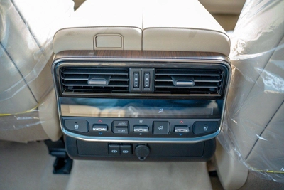 Toyota Land Cruiser VX 2025-3