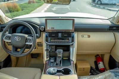 Toyota Land Cruiser VX 2025-19