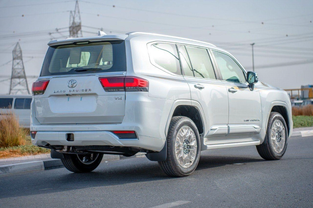 Toyota Land Cruiser VX 2025-12-12