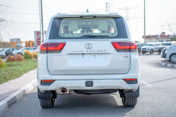 Toyota Land Cruiser VX 2025