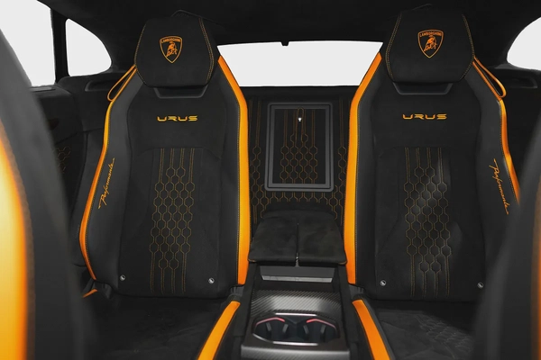 URUS PERFORMANTE | FULL CARBON INT/EXT | EXTENDED PERFORMANTE TRIM | SUNSHINE PACKAGE